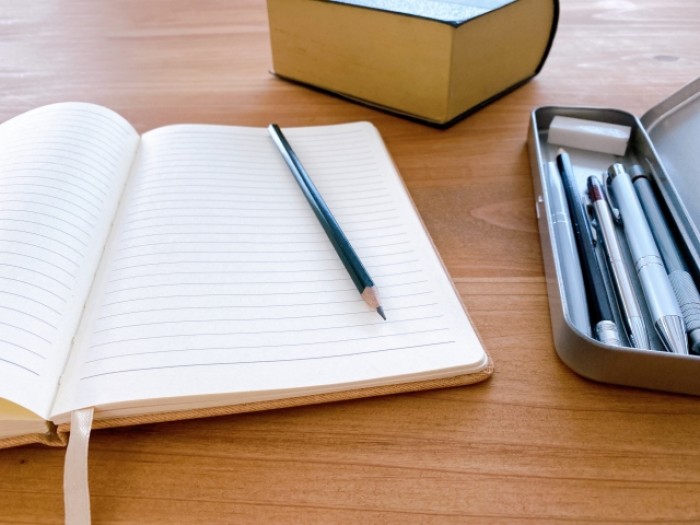 小話　～なぜ弁護士は字が汚いのか～