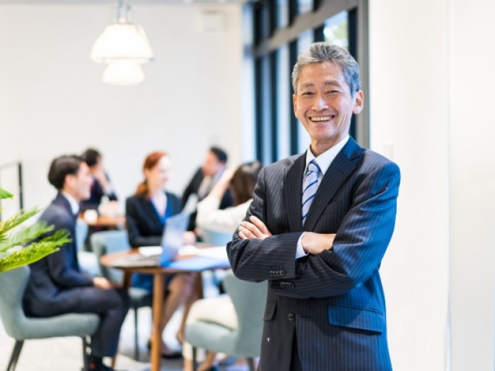 弁護士が社労士登録をする方法とメリットは？