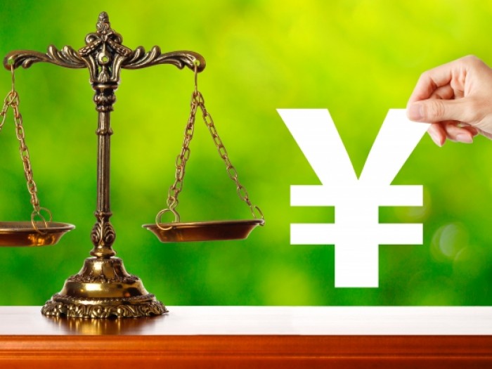 弁護士の年収は低い？検察官、裁判官と比較／独自アンケートも